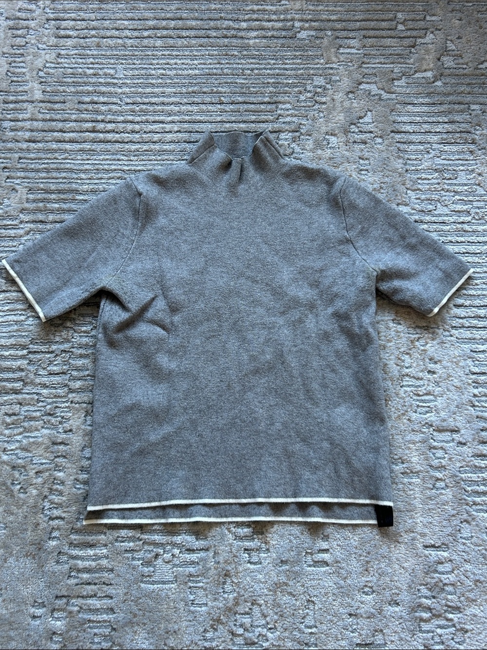 Zara Women's Light Gray Short-Sleeve Mock Neck Sweater